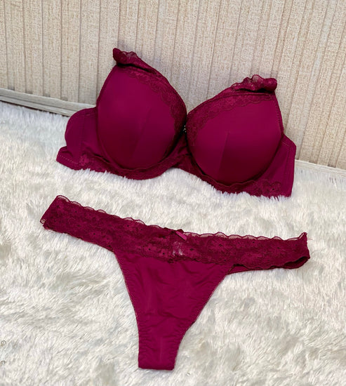 FlaxyWear Luxury Lace Bra & Panty Set – Padded Elegant Lingerie